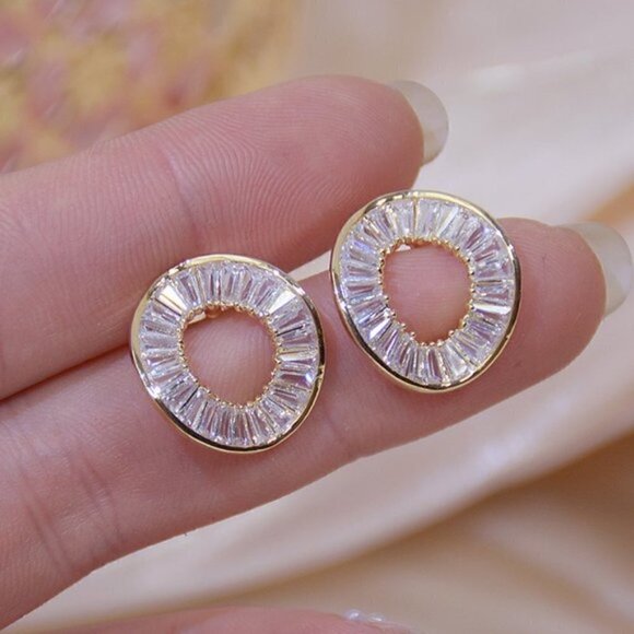14k Gold Baguette Diamond Circle Earrings - Picture 1 of 7